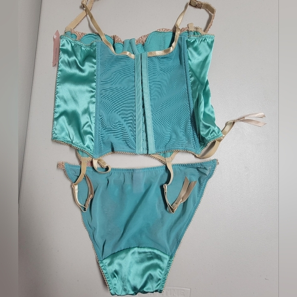Sophie b NWT satin Lace Bustier Corset And Matching Panty Set. - Picture 2 of 13
